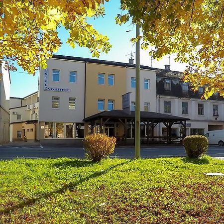 Hotel Zvonimir Otočac Esterno foto