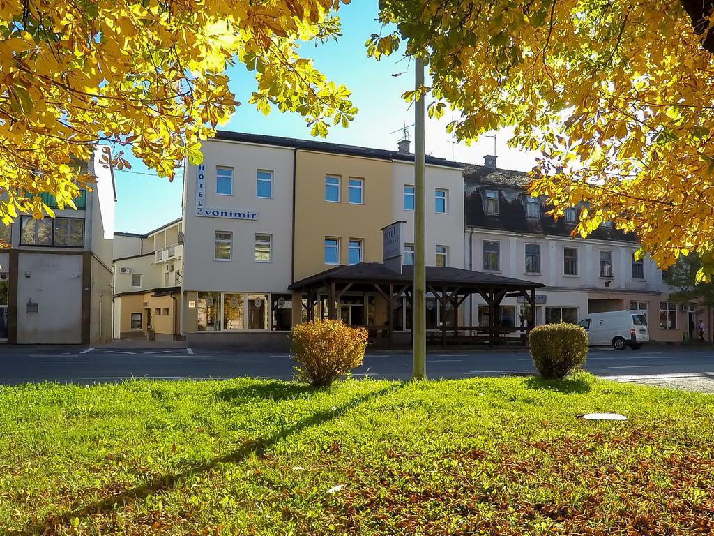 Hotel Zvonimir Otočac Esterno foto