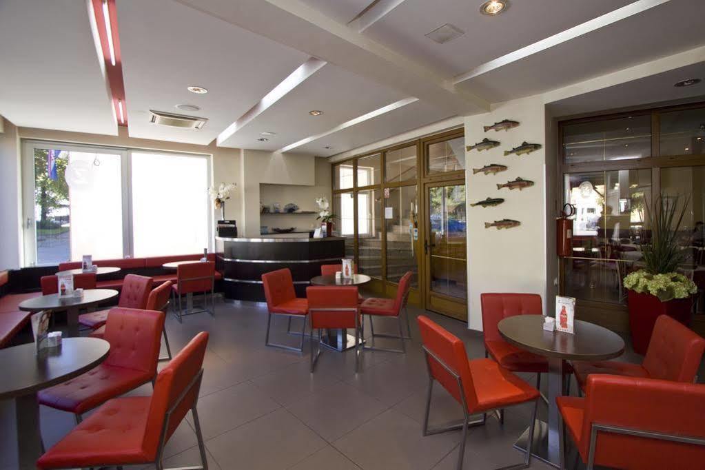 Hotel Zvonimir Otočac Esterno foto
